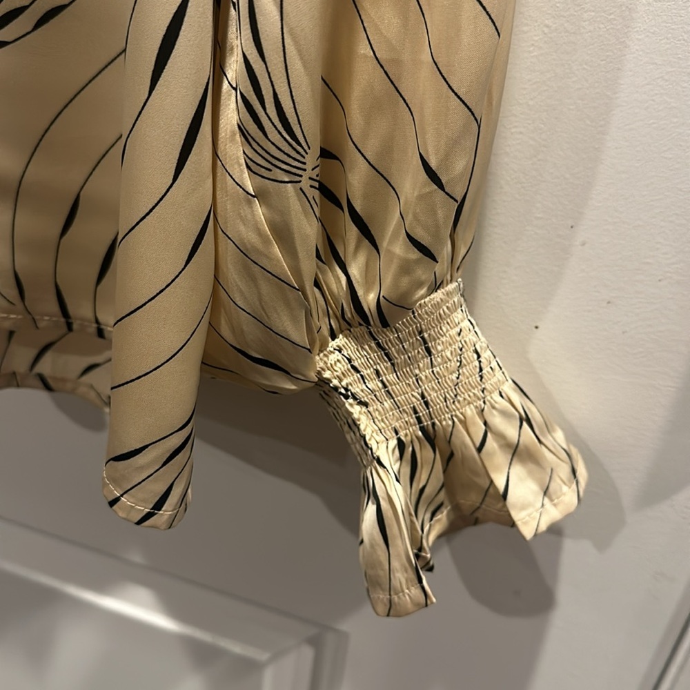 Print Blouse - Picture 3 of 5